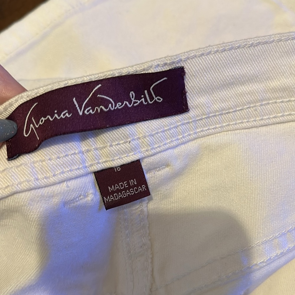 White capris - Picture 2 of 2
